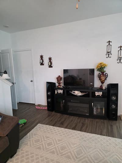 Unfurnished Room in Bastrop New Colony Main Photo