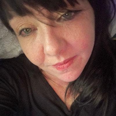 46 year old Female seeks a small or large room Main Photo