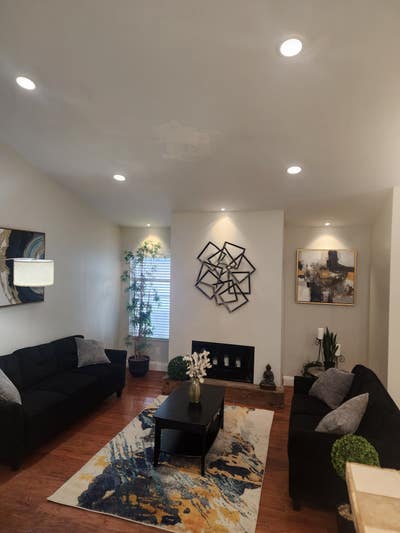 All Inclusive - Private Entrance, Private Backyard Main Photo