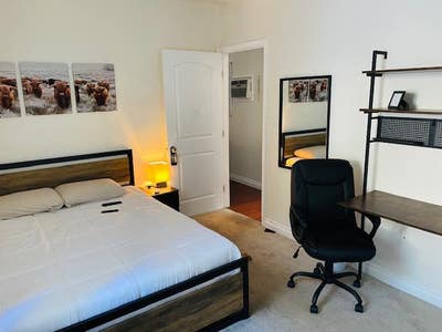 Bedroom and full personal bathroom in single house Main Photo