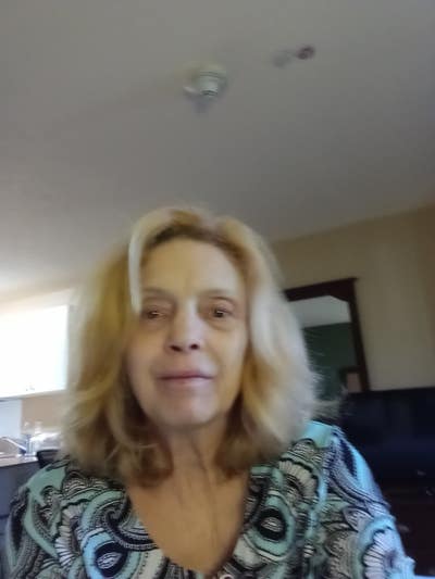 Looking to rent a room  Main Photo