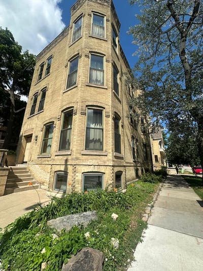 Cozy 1 Bed 1 Bath Room in Milwaukee | $mo | Avail Main Photo