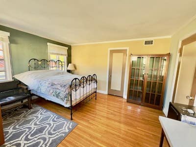 Room in a beautiful house in quiet Pasadena street Main Photo