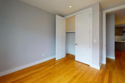 Renovated spacious private room Main Photo