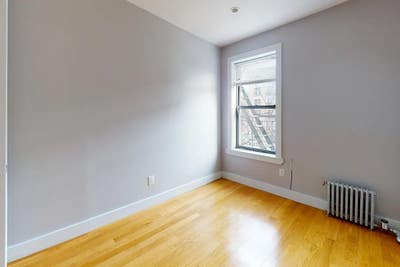 Renovated spacious private room Main Photo