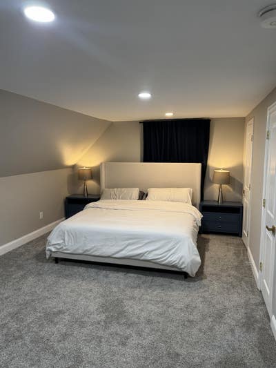 Furnished suite with California king bed Main Photo