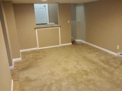 1BRBA Basement Apt seperate entrance and laundry Main Photo