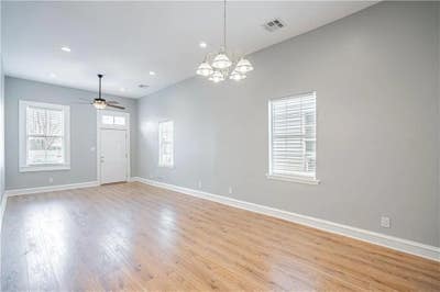 Rooms Available for Rent Main Photo