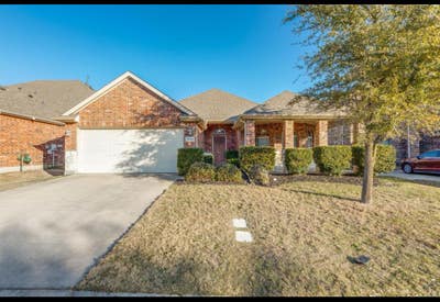 Private room&bath in quiet McKinney neighborhood Main Photo