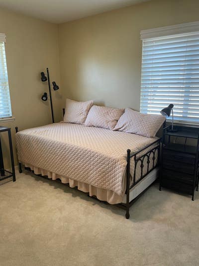 Furnished Room Main Photo