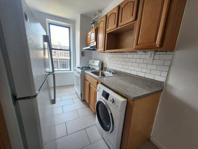 Large size rooms at 180th/Broadway-W/D Main Photo