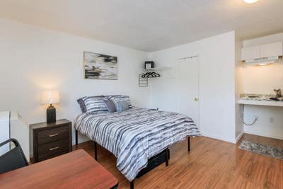 Live ALONE  No Roomates at Cumberland Lodge! Newly Main Photo