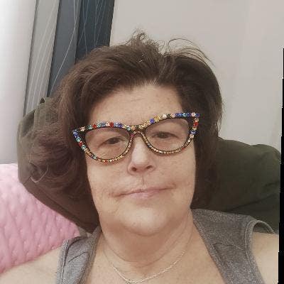 Professional Female seeks a small or large room Main Photo