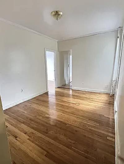 Looking for a Roommate in Astoria Main Photo