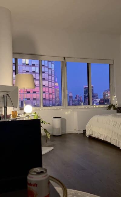 A penthouse private room Main Photo