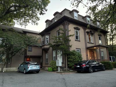 **Great Room Available in Awesome Spacious Condo** Main Photo