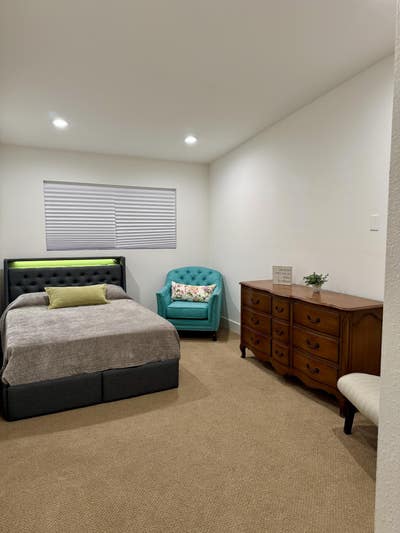 Room for Rent Main Photo