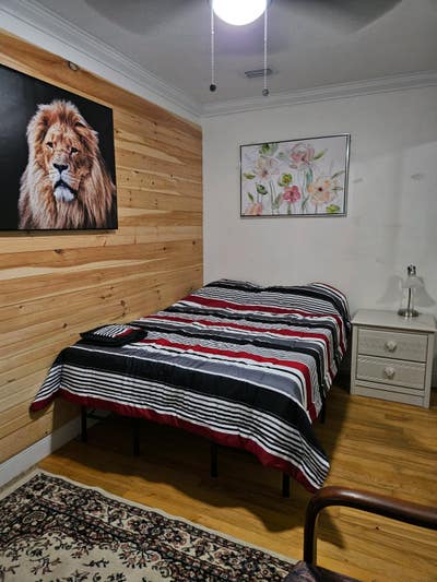 Beautifully furnished room for rent @710 Main Photo