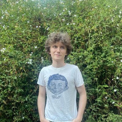 20M looking for roommate Main Photo