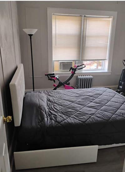 Looking for female roommate for September  Main Photo