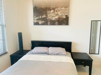 Luxury room rental in Miramar Main Photo