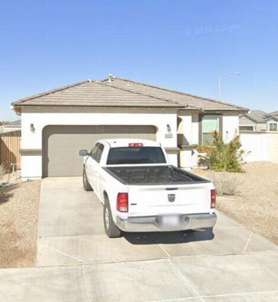 Room for rent- Great, safe location  Main Photo