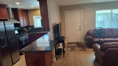 Room for rent in Seven Trees Area Main Photo