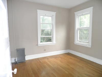 $750Â room rental in Highland Park ― avail. Sept. 1 Main Photo