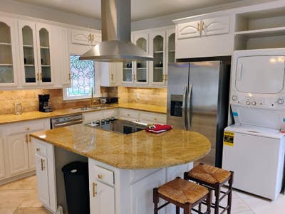 Insane deal to live near Piedmont and Northside Ho Main Photo