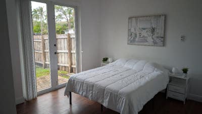 Bedroom w Private Bath and Patio Main Photo