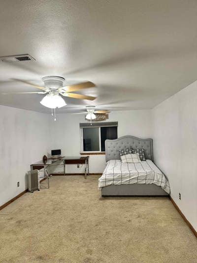 Large Room w/Walk-in Closet for Rent Main Photo