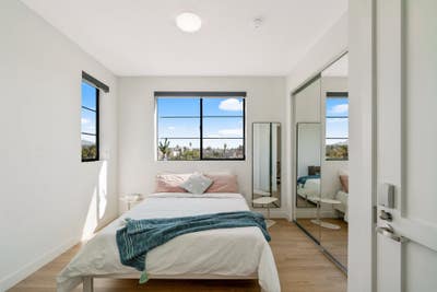 Private room + bathroom for rent Main Photo