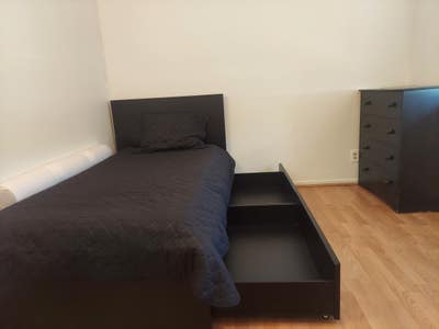 Room for Rent Main Photo