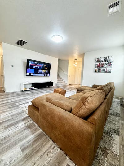 Roommates Wanted - frm $825/m (Utilities included) Main Photo