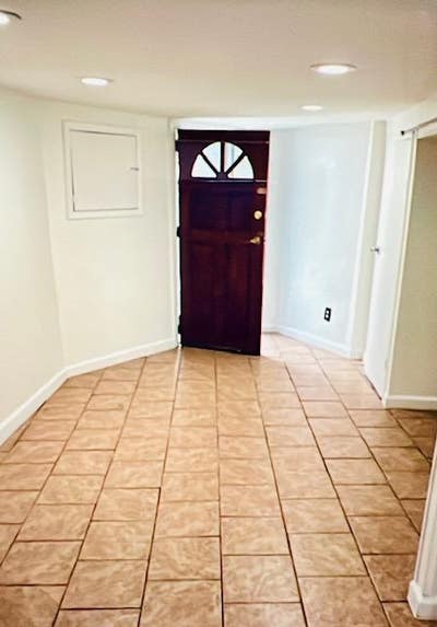 Large renovated Studio  Main Photo