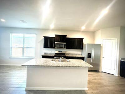 Looking for roommate in Saginaw 76131 Main Photo