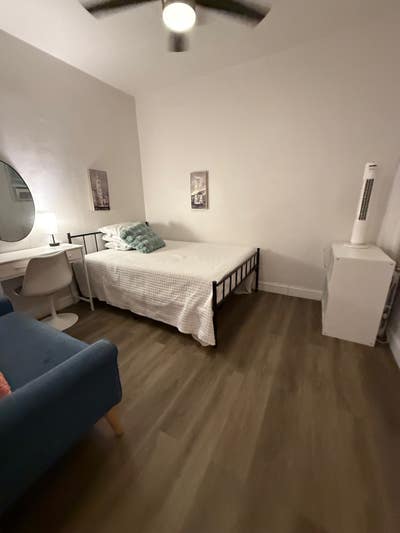 Fourth floor Apt  Main Photo