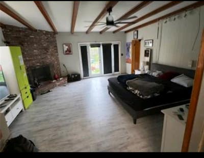 Private large room in the city of South Gate  Main Photo