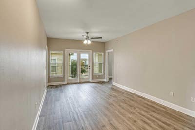 Lovely pad in Austin Main Photo