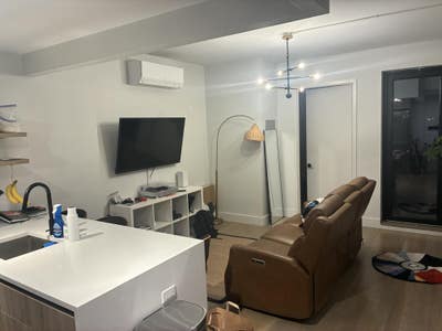 Looking for Roomate in Luxury building Main Photo
