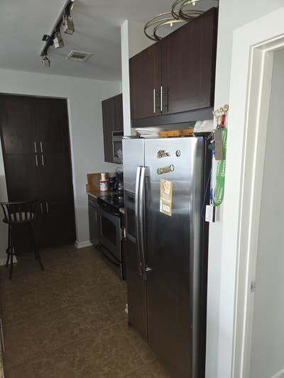 Retired Landlord **** W/D Wifi Incl Garage Covered Main Photo