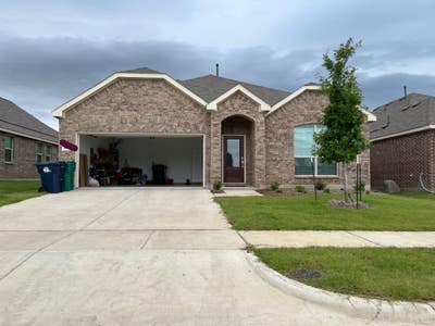 Large House For Rent/ per room Main Photo