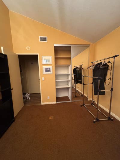 Room for rent Main Photo