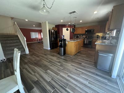Room for Rent + Full Access to House Main Photo