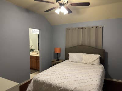 Looking for a Female Roommate for a Private Room Main Photo