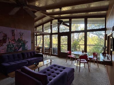 Quiet, Peaceful Retreat close to everything! Main Photo