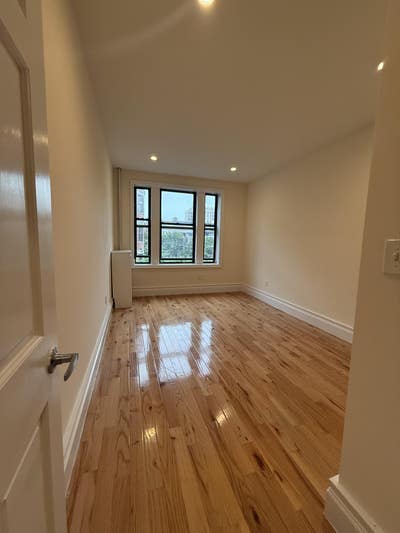 Large, Newly Renovated 2 Br. - No Fee, Pets OK Main Photo