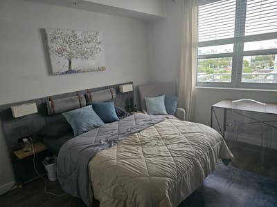 Luxurious Living utilities included Main Photo