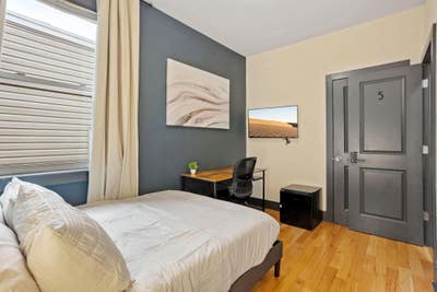 Modern Multiplex with Private Furnished Rooms + SM Main Photo