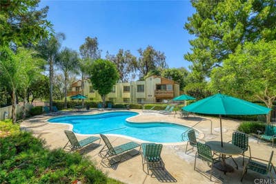 $1,000 - 1 Bedroom 1 Bathroom Townhouse In Diamond Main Photo